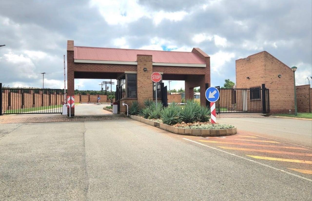 W40264: ERF 277, SUMMER PLACE ESTATE, BRONKHORSTSPRUIT (9 STORK CLOSE) - Image 3