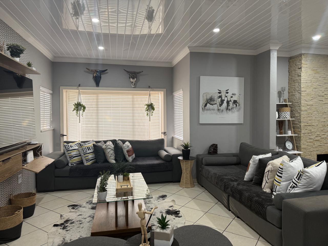 W40267: 15 JAN BOOYSEN STREET, ANNLIN - Image 11